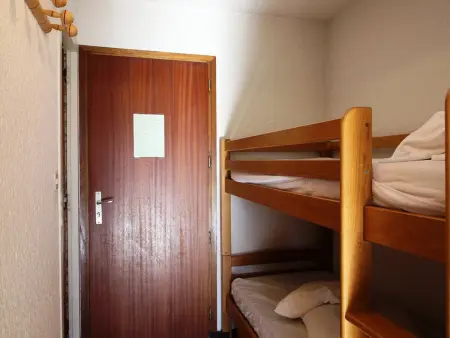 Studio cabine au pied des pistes avec balcon et parking gratuit, proche commerces - Auris en Oisans - Photo 7