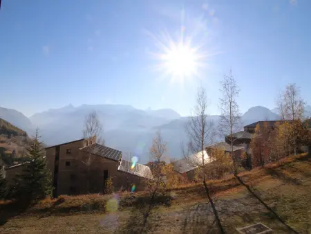 Studio cabine au pied des pistes avec balcon et parking gratuit, proche commerces - Auris en Oisans - Photo 8