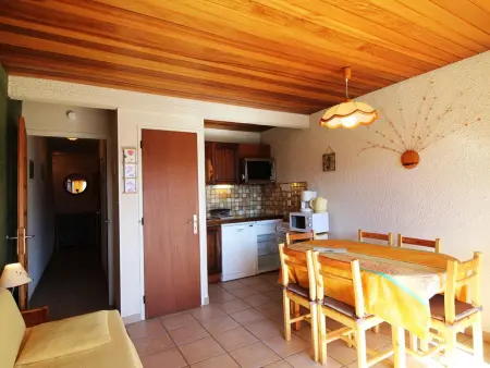 Confortable T2 au pied des pistes avec balcon et parking gratuit - Photo 2