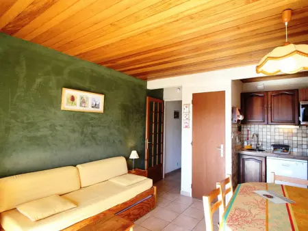 Confortable T2 au pied des pistes avec balcon et parking gratuit - Photo 3