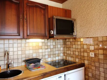 Confortable T2 au pied des pistes avec balcon et parking gratuit - Photo 5