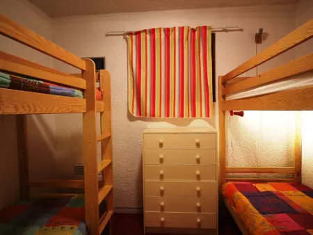 Confortable T2 au pied des pistes avec balcon et parking gratuit - Photo 6