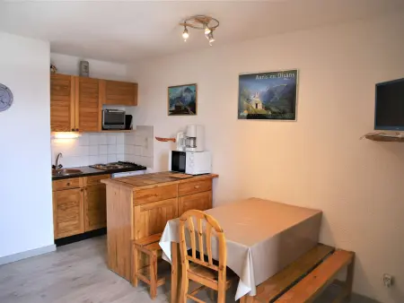 Appartement 2 pièces cabine, 100m pistes, parking gratuit - Photo 2