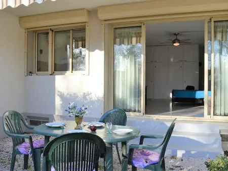 Studio climatisé avec parking, terrasse au Lavandou - Photo 1