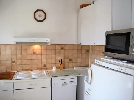 Studio climatisé avec parking, terrasse au Lavandou - Photo 5