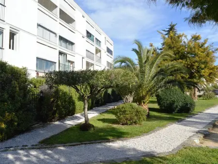 Studio climatisé avec parking, terrasse au Lavandou - Photo 7