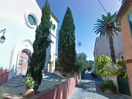 Studio climatisé avec parking, terrasse au Lavandou - Photo 13