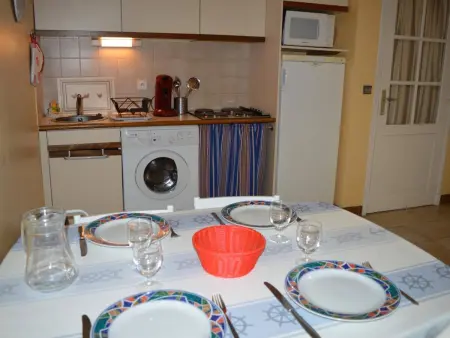 Studio cabine 4 pers, proche plage, vue rue et montagne - Photo 4