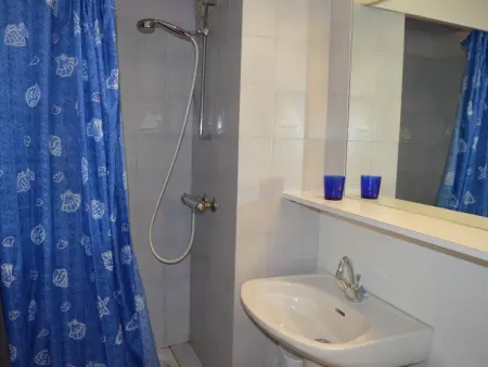 Studio cabine 4 pers, proche plage, vue rue et montagne - Photo 9