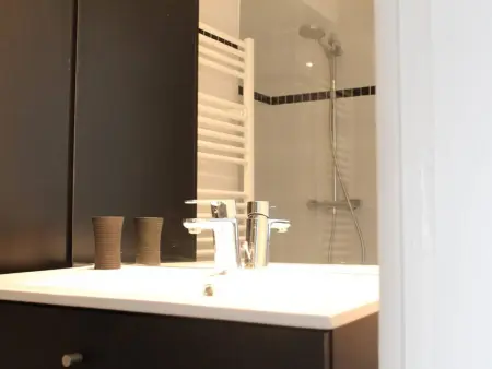 Appartement avec mezzanine, piscine et parking - proche plage et clubs sportifs à La Baule - Photo 7