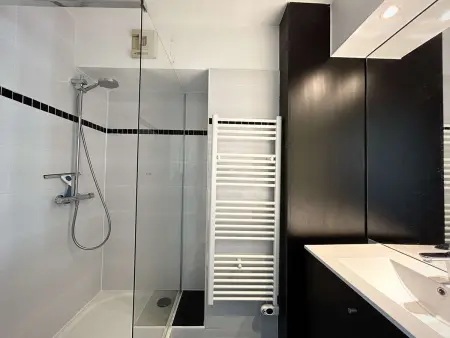 Appartement avec mezzanine, piscine et parking - proche plage et clubs sportifs à La Baule - Photo 8