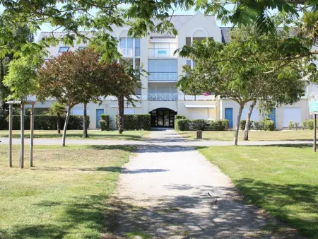 Appartement avec mezzanine, piscine et parking - proche plage et clubs sportifs à La Baule - Photo 14