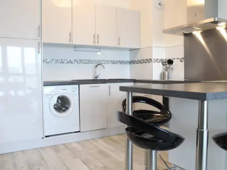 Appartement cosy 2 pièces avec parking à La Rochelle - Photo 2