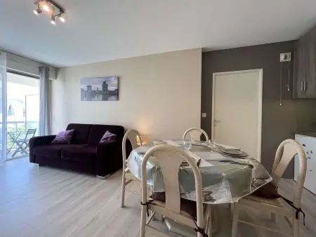 Studio confort à La Rochelle avec balcon et parking, proche plage - Photo 2