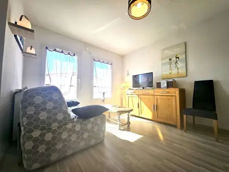 Agréable T2 à 1,5km du centre, proche plage, balcon, parking privé, ascenseur, 4 couchages - Photo 2