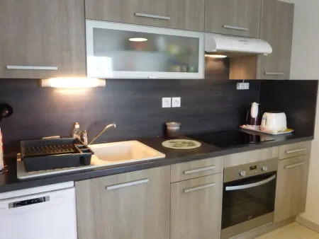 Agréable T2 à 1,5km du centre, proche plage, balcon, parking privé, ascenseur, 4 couchages - Photo 5