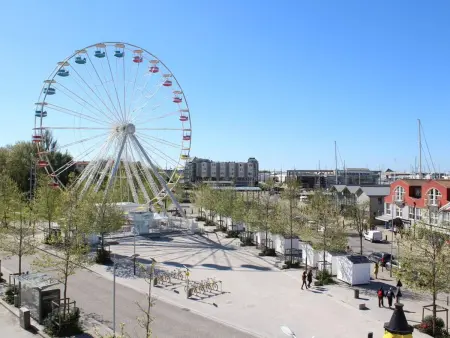 Studio rénové au centre de La Rochelle, vue sur le port - Photo 7