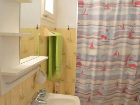 Studio cabine avec terrasse et parking, à 250 m de la plage d'Aiguebelle, Le Lavandou - Photo 8