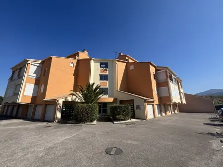 Appartement T2 avec Parking - 900m Plage et Commerces - Photo 4