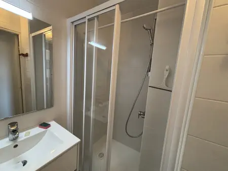 Appartement T2 avec Parking - 900m Plage et Commerces - Photo 5