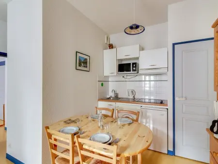 Appartement T2 à Cauterets avec Terrasse, Local à Ski, et Proche Télécabine - Photo 4