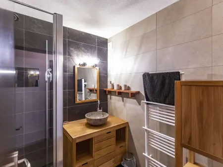 Appartement chaleureux 8 pers, 3 chambres, proche pistes à Eaux-Bonnes - Photo 9