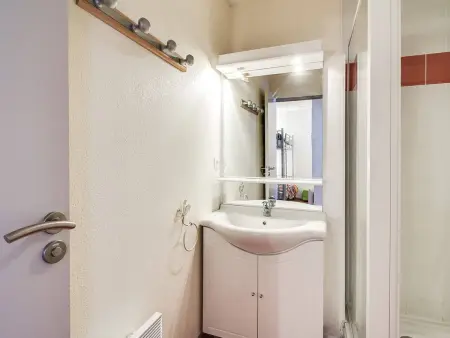 Appartement T2 avec coin nuit, face télécabine, 4 pers, plein centre, Cauterets - Photo 4