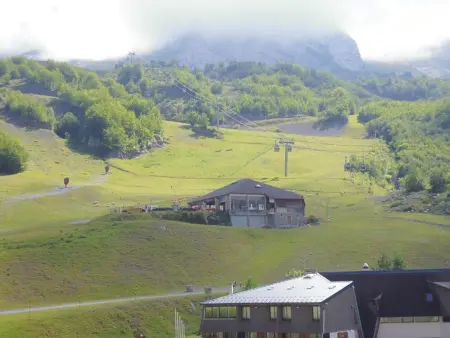 Appartement rénové 6 pers avec balcon sud et vue pistes à Gourette - Photo 13