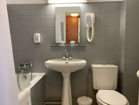 Appartement refait à neuf avec vue mer, WIFI et balcon à Perros-Guirec - Photo 6