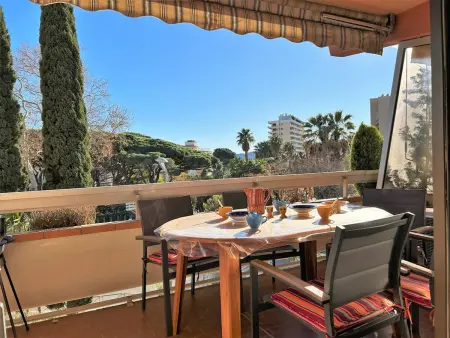 Studio climatisé avec terrasse et parking près de la plage - Photo 2