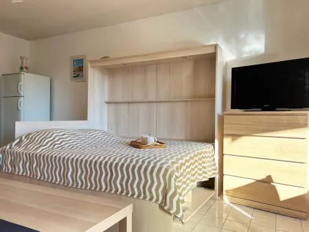 Studio climatisé avec terrasse et parking près de la plage - Photo 8
