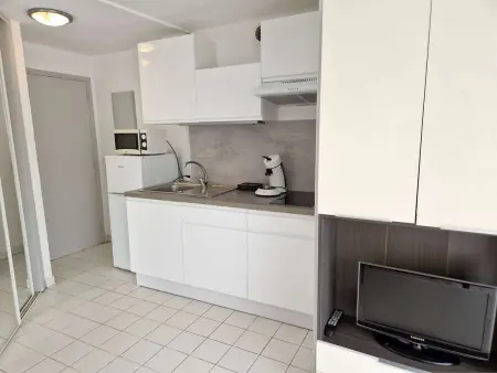 Appartement en bord de mer avec piscine, terrasse et parking privé - Photo 2