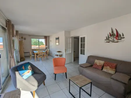 Centre Arcachon - Grand T3 Calme, Lumineux avec Terrasse et Parking, Proche Plages et Commerces - Photo 5
