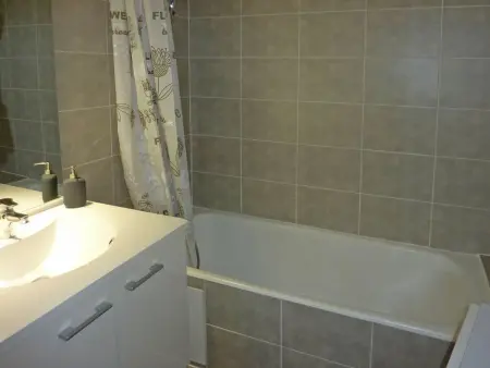 Appartement rénové aux Orres, skis aux pieds, parking, accepte animaux - Photo 7