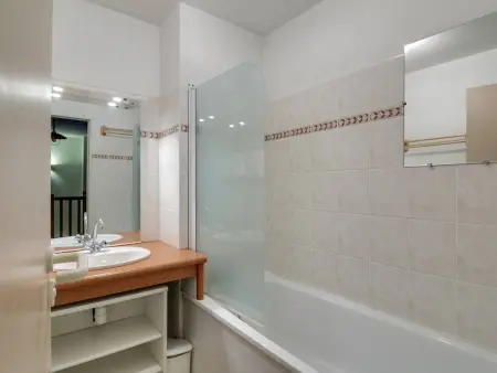 Appartement charmant 2 chambres, 6 pers., cuisine, parking couvert, centre Cauterets et télécabine - Photo 4