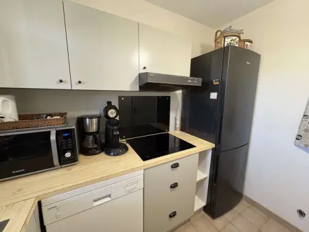 Appartement à Sainte-Maxime: 3 Pièces, Terrasse, Piscine, Clim, Proche Plage - Photo 4
