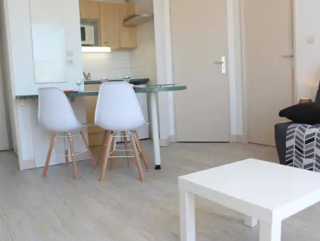 Studio Cabine La Rochelle avec Balcon et Parking Privé - Photo 4