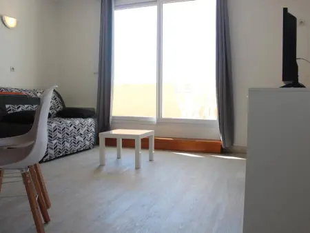 Studio Cabine La Rochelle avec Balcon et Parking Privé - Photo 8
