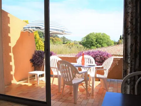 Studio 4 couchages avec terrasse, parking et proche plage au Lavandou - Photo 4