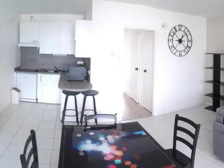 Appartement 2 pièces avec loggia et piscine - La Rochelle - Photo 1
