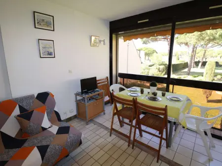 Studio Cabine 4 pers proche plage avec parking, Appartement 4 personnes à Le Grau du Roi - Photo 4