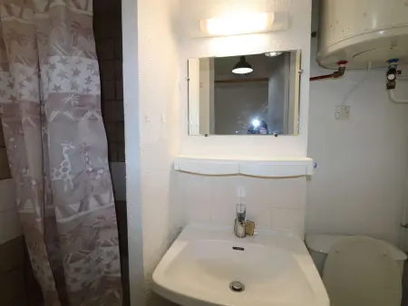 Studio Cabine 4 pers proche plage avec parking, Appartement 4 personnes à Le Grau du Roi - Photo 6