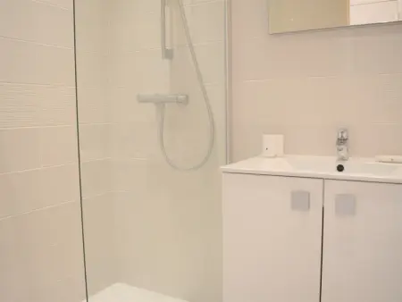 Appartement rénové en front de mer, 3 pièces, terrasse, parking, tout équipé, idéal familles, 6 pers. - Photo 8