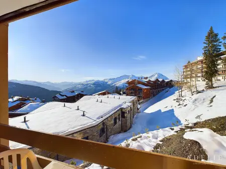 Charmant 2P avec Parking, Balcon, près des Pistes et Commerces à Montvalezan - Photo 6