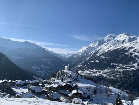 Charmant 2P avec Parking, Balcon, près des Pistes et Commerces à Montvalezan - Photo 10