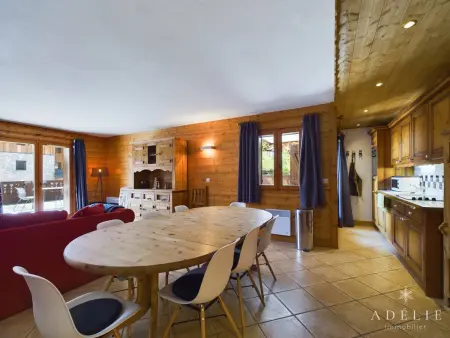 Superbe 4 pièces à Montvalezan avec terrasse SE, proche pistes et commerces, parking inclus - Photo 3