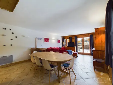 Superbe 4 pièces à Montvalezan avec terrasse SE, proche pistes et commerces, parking inclus - Photo 5