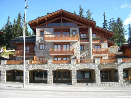 Superbe 4 pièces à Montvalezan avec terrasse SE, proche pistes et commerces, parking inclus - Photo 14