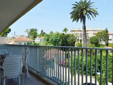 Charmant T2 à Antibes avec balcon, proche plage - Photo 17