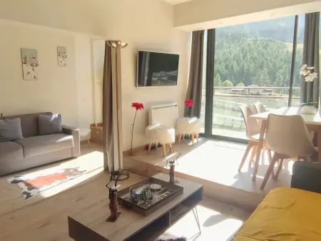 Bel Appartement Rénové au Pied des Pistes à Isola 2000 - Photo 2